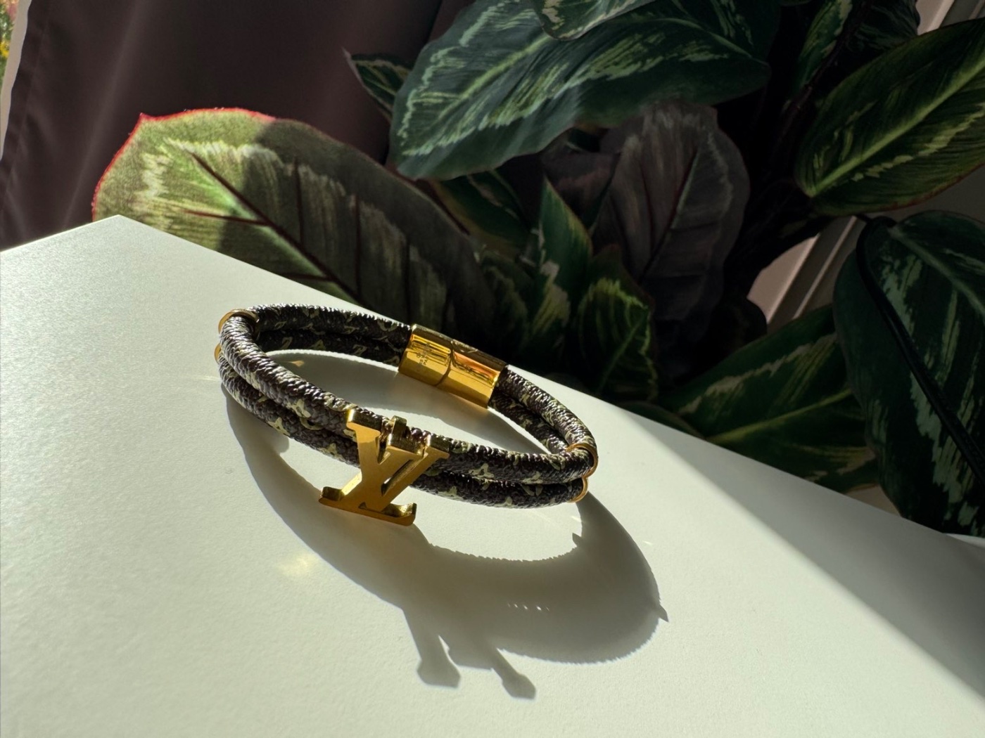 Armband Monogram V