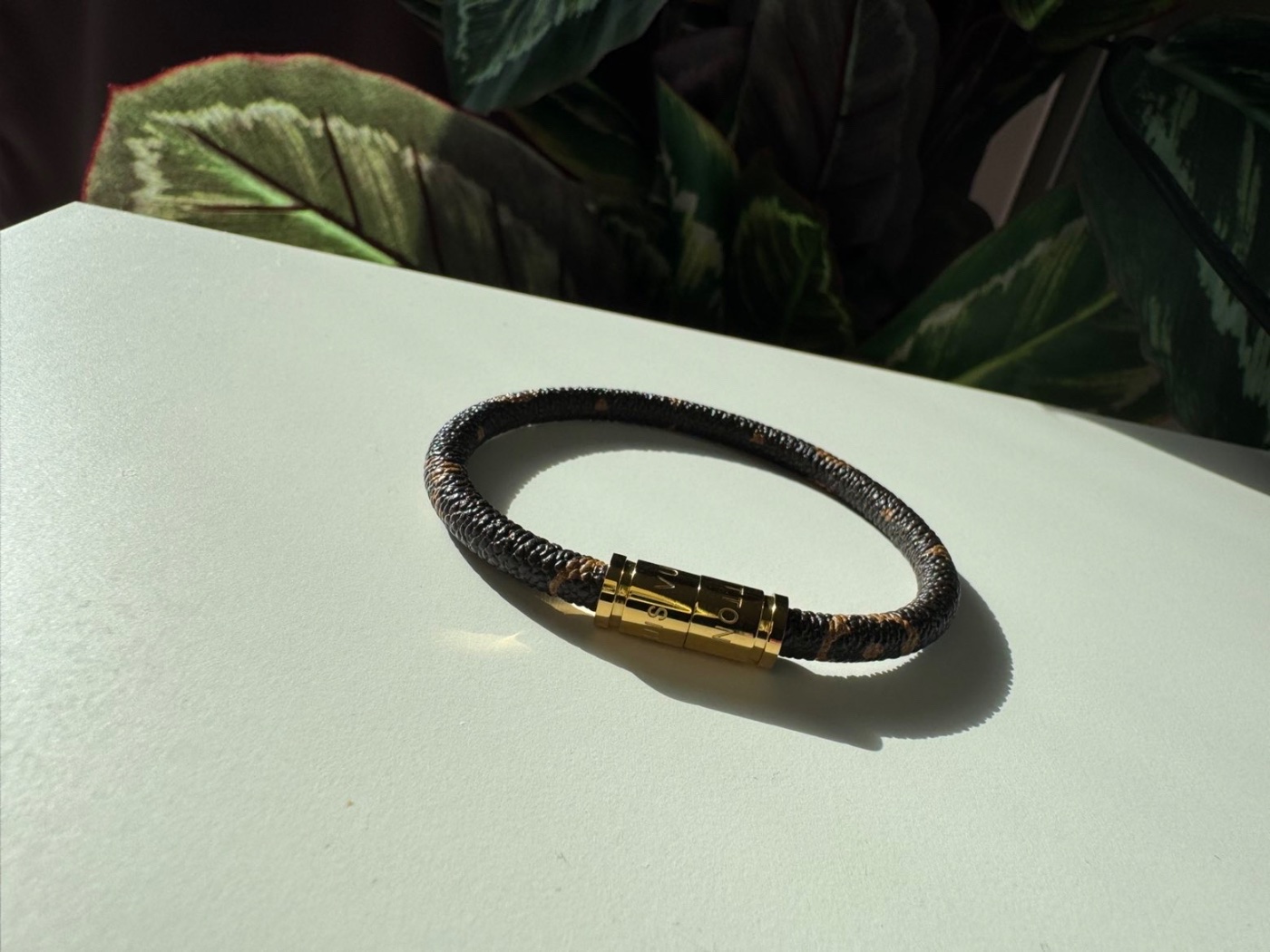 Läderarmband Monogram